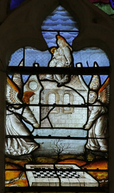 Vetrata raffigurante la Leggenda di Notre Dame de Lorette: la Casa della Vergine è trasportata miracolosamente dagli Angeli da French School